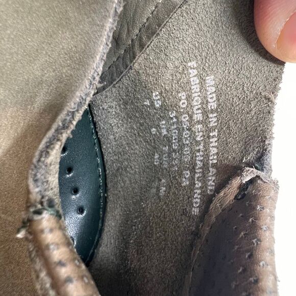 Nike vintage BB sneakers from 2005 featuring a grey suede upper and exposed stit main image 4